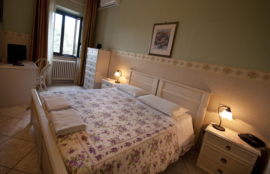 Hotel La Villa Ceccano Szoba fotó