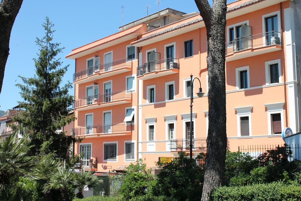 Hotel La Villa Ceccano Kültér fotó