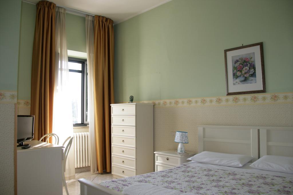 Hotel La Villa Ceccano Szoba fotó
