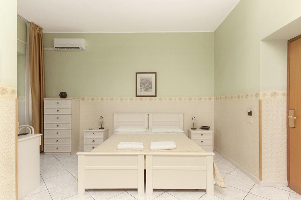 Hotel La Villa Ceccano Kültér fotó