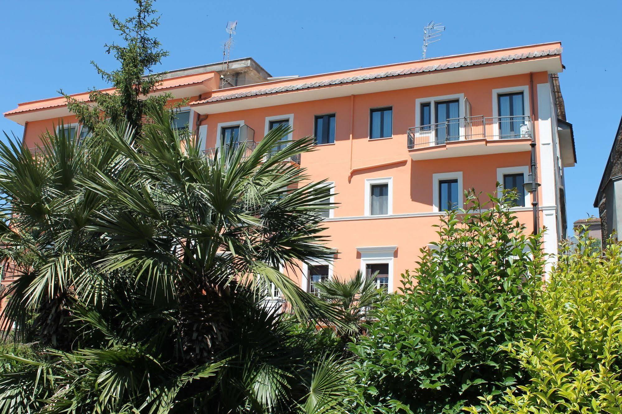 Hotel La Villa Ceccano Kültér fotó