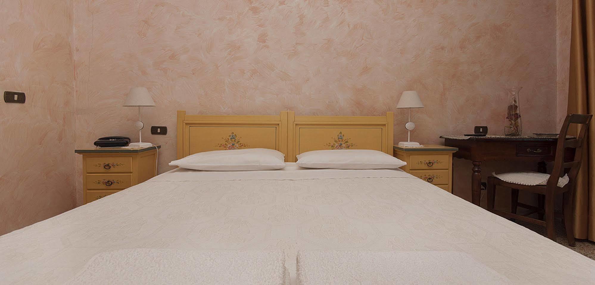 Hotel La Villa Ceccano Kültér fotó