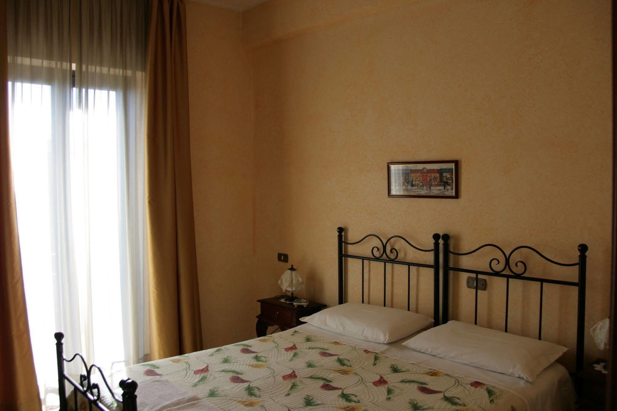 Hotel La Villa Ceccano Kültér fotó